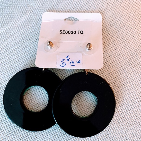 Ladies green and black large round earrings - Picture 3 of 4